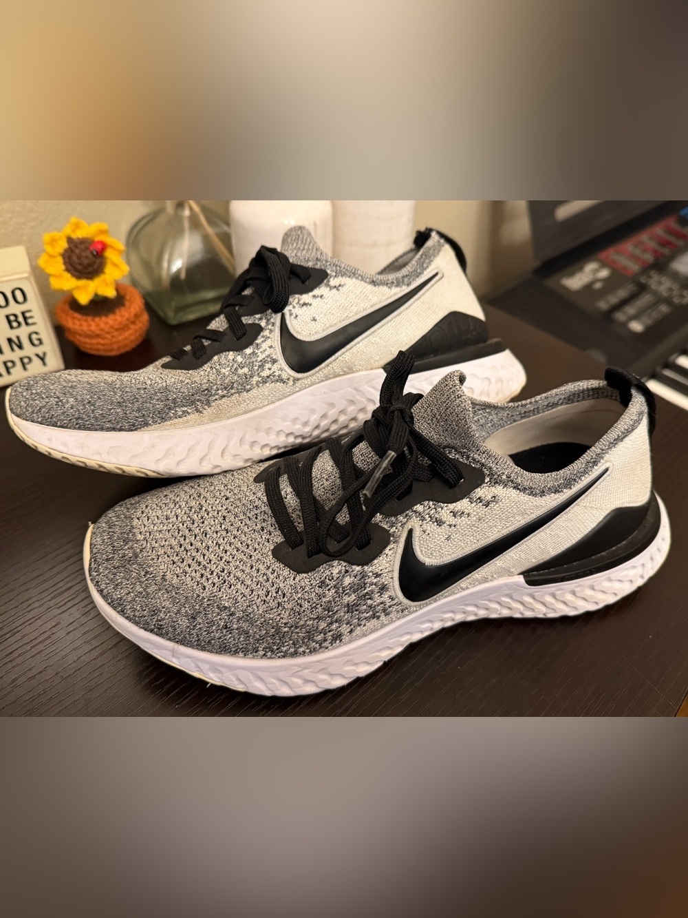 Nike Epic React Flyknit 2 "Oreo" - Womens Size 9 - Good Condition